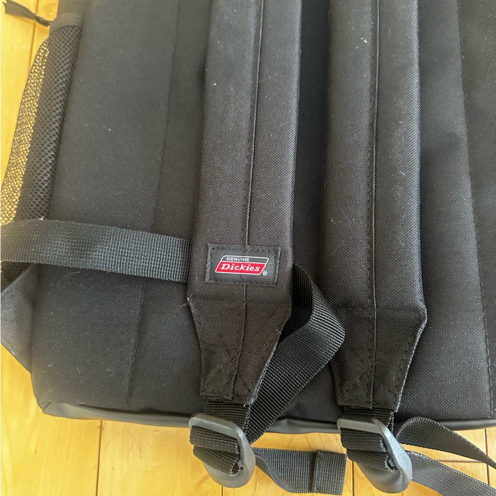 Dickies Classic Black Backpack - Picture 4 of 5